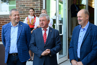 Budova novomestskej soš obchodu a služieb na weisseho ulici sa od začiatku školského roka pýši viac ako 140-timi novými oknami - 20190904_TSK_skoly_051w