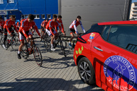 Cyklistický tím strednej športovej školy v trenčíne má úplne nový elektromobil, ocenenie si dnes prevzali aj najlepší športovci - 20190416_SS╠îS╠î_Cyklisti_elektromobil_033w