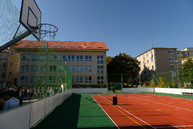 Ďalšie tri župné stredné školy sa pýšia novými multifunkčnými ihriskami v hodnote viac ako 451 tisíc eur - 20191014_TSK_skoly_206w