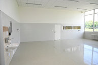 Zväčšiť fotografiu - Do modernizácie novomestskej priemyslovky išli takmer 4 mil. eur - 20210902_TSK_skoly_133w