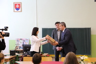 Do stredných škôl  v partizánskom smerovalo za posledné roky viac ako 900 tis. €, vo všetkých základných školách v meste sa už vyučuje s pomôckami od tsk - ZS PE (1)