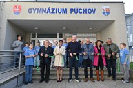 Zväčšiť fotografiu - Gymnázium púchov je plne bezbariérové