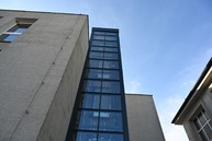 Zväčšiť fotografiu - Gymnázium púchov je plne bezbariérové