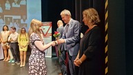 Zväčšiť fotografiu - Historicky prví absolventi prievidzskej zdravotky si prevzali vysvedčenia - 20230612_120158
