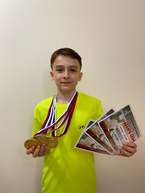 Zväčšiť fotografiu - Medailová žatva žiakov trenčianskeho gymnázia - 255745729_303415728450800_2717366928416023734_n