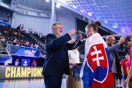 Zväčšiť fotografiu - Medzi majsterkami európy v hádzanej kadetiek sú aj dve študentky našich stredných škôl