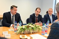 Zväčšiť fotografiu - Memorandom k vytvoreniu spolupráce s polovodičovým priemyslom