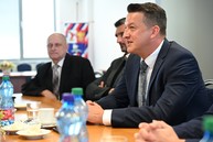 Zväčšiť fotografiu - Memorandom k vytvoreniu spolupráce s polovodičovým priemyslom