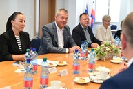 Zväčšiť fotografiu - Memorandom k vytvoreniu spolupráce s polovodičovým priemyslom