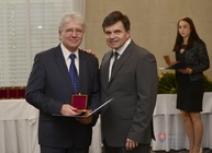 Minister školstva ocenil 4 pedagógov zo škôl v trenčianskom kraji za ich celoživotný prínos v rámci rozvoja školstva - 49456
