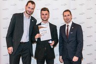 Mladých ľudí z trenčianskeho kraja, ktorí sa neboja veľkých cieľov ocenil britský veľvyslanec medzinárodnou cenou vojvodu z edinburghu - Erik Masny