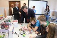 Na gymnáziu v púchove sa vyučuje v 3 zrekonštruovaných prírodovedných laboratóriách - IMG_5089