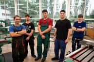 Zväčšiť fotografiu - Na najmodernejšej technike sa vzdelávajú už aj žiaci novomestskej priemyslovky - 20240610_TSK_004w