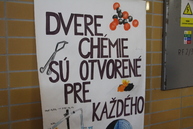 Na najväčšom gymnáziu v kraji žiakom zima určite nebude; kraj na budove vymenil všetky okná za nové, žiaci sa navyše učia aj v moderných laboratóriách - IMG_1465