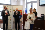 Zväčšiť fotografiu - Na pôde župného úradu sa oceňovala práca s mládežou - IMG_6107