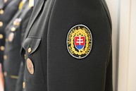 Zväčšiť fotografiu - Na slobodu odchádzajú vzdelanejší