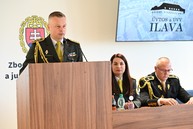 Zväčšiť fotografiu - Na slobodu odchádzajú vzdelanejší