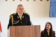 Zväčšiť fotografiu - Na slobodu odchádzajú vzdelanejší