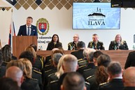 Zväčšiť fotografiu - Na slobodu odchádzajú vzdelanejší