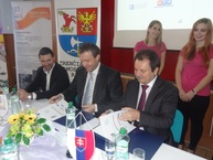 Na soš v handlovej podpísalo memorandum o spolupráci rekordne veľa podnikateľov - 03