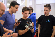 Na štrnástom ročníku trenčianskeho robotického dňa si zmeralo sily rekordné množstvo súťažiacich i mechanizmov - 20190404_TN_Roboticky_den_10