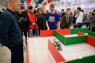 Na štrnástom ročníku trenčianskeho robotického dňa si zmeralo sily rekordné množstvo súťažiacich i mechanizmov - 20190404_TN_Roboticky_den_17