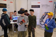 Na štrnástom ročníku trenčianskeho robotického dňa si zmeralo sily rekordné množstvo súťažiacich i mechanizmov - 20190404_TN_Roboticky_den_2
