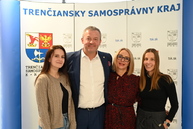 Zväčšiť fotografiu - Na župe zasadol mládežnícky parlament s novým vedením