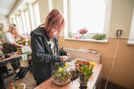 Zväčšiť fotografiu - Nádejné floristky z celého slovenska súťažili v pruskom - TSK_SOŠ Pruské_súťaž_mini-10