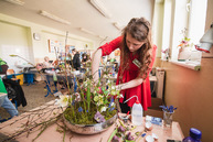 Zväčšiť fotografiu - Nádejné floristky z celého slovenska súťažili v pruskom - TSK_SOŠ Pruské_súťaž_mini-9