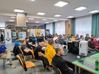 Zväčšiť fotografiu - Najmodernejší hardvér a svetoví odborníci v župnej priemyslovke