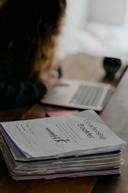 Zväčšiť fotografiu - Najúspešnejšou sa z pohľadu stredoškolských súťaží stala prievidzská „obchodka“ - annie-spratt-gLNBpYGzQ-U-unsplash