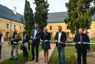 Zväčšiť fotografiu - Národná kultúrna pamiatka sa mení na modernú školu - TSK_SOŠ Pruské_strecha_intrák_mini-49