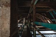 Zväčšiť fotografiu - Národná kultúrna pamiatka sa mení na modernú školu - TSK_SOŠ Pruské_strecha_intrák_mini-56