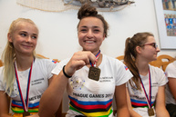 Nemšová je baštou dievčenského florbalu, z najväčšieho šampionátu na svete si tento rok nemšovské florbalistky odniesli striebro i zlato - 20180727_TSK_florbalistky_Nemsova_024w