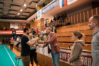 Zväčšiť fotografiu - Nepočujúci si zmerali sily na turnaji v trenčine - TSK_športový deň nepočujúcich TN_mini-10