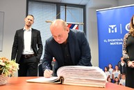 Zväčšiť fotografiu - Nová hokejová hala dostala ďalšie využitie pre viac ako 2-tisíc detí