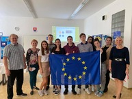 Zväčšiť fotografiu - Obchodná akadémia najlepšou školou epas 2020 - TSK_OA Prievidza_Ambasádorská škola EP (1)