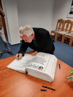 Zväčšiť fotografiu - Plážové volejbalistky na župnom úrade - 20221024_134550