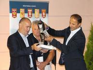 Po aprílovom krste trenčianskeho futbalu uzrela v auguste svetlo sveta aj publikácia o trenčianskom hokeji - 90 rokov TN hokeja 7