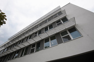 Po letných prázdninách žiakov privítala nová telocvičňa a jedna z najmodernejších školských budov - 20180903_TN_TSK_skoly_080w