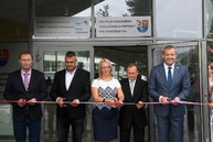 Po letných prázdninách žiakov privítala nová telocvičňa a jedna z najmodernejších školských budov - 20180903_TN_TSK_skoly_110w