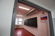 Po letných prázdninách žiakov privítala nová telocvičňa a jedna z najmodernejších školských budov - 20180903_TN_TSK_skoly_135w