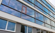 Po letných prázdninách žiakov privítala nová telocvičňa a jedna z najmodernejších školských budov - IMG_9486