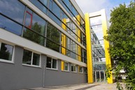 Po letných prázdninách žiakov privítala nová telocvičňa a jedna z najmodernejších školských budov - IMG_9506