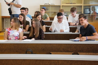 Zväčšiť fotografiu - Počet stredoškolákov na župných školách sa zvýšil - TSK_stredné školy_ilustráky (21)