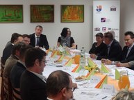 Podpísali prvé memorandum o spolupráci v trenčíne, v poradí už piate v rámci trenčianskeho samosprávneho kraja - DSC02686