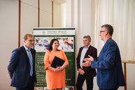 Zväčšiť fotografiu - Podpisom memoranda spečatili prvý krok k vytvoreniu unikátneho kempusu - TSK_EDUTECH podpis memoranda_mini-58