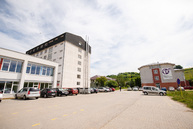 Zväčšiť fotografiu - Podpisom memoranda spečatili prvý krok k vytvoreniu unikátneho kempusu - TSK_EDUTECH podpis memoranda_mini-97