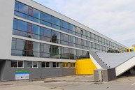Práce na rekonštrukcii soš e. belluša v trenčíne a výstavbe telocvične športového gymnázia finišujú. akými zmenami od minulého roka prešli? pozrite sa sami! - IMG_9481